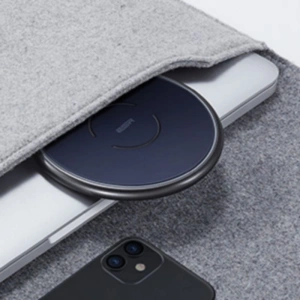 Wholesale ESR HaloLock Magnetic MagSafe Wireless Charger Midnight Blue - ESR289BLK - {ean13} - Hurt