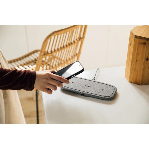 Podwójna bezprzewodowa ładowarka indukcyjna Moshi Sette Q Qi (Nordic Grey)