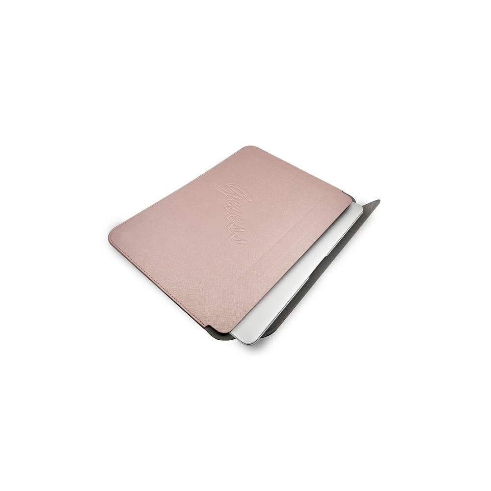 Hurtownia GSM - Etui Guess Sleeve GUCS13PUSASPI 13 cali różowy/pink Saffiano Script - GUE1208PNK - {ean13} - Hurt