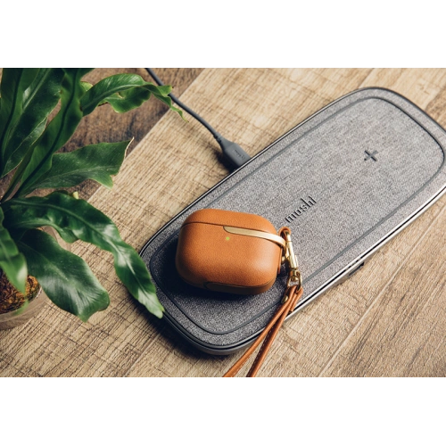 Etui Moshi Pebbo Luxe Apple AirPods 3 z odpinanym paskiem na rękę (Caramel Brown)
