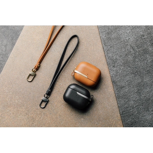 Etui Moshi Pebbo Luxe Apple AirPods 3 z odpinanym paskiem na rękę (Caramel Brown)
