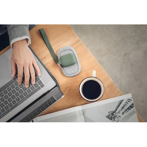 Etui Moshi Pebbo Apple AirPods 3 z odpinanym paskiem na rękę (Mint Green)