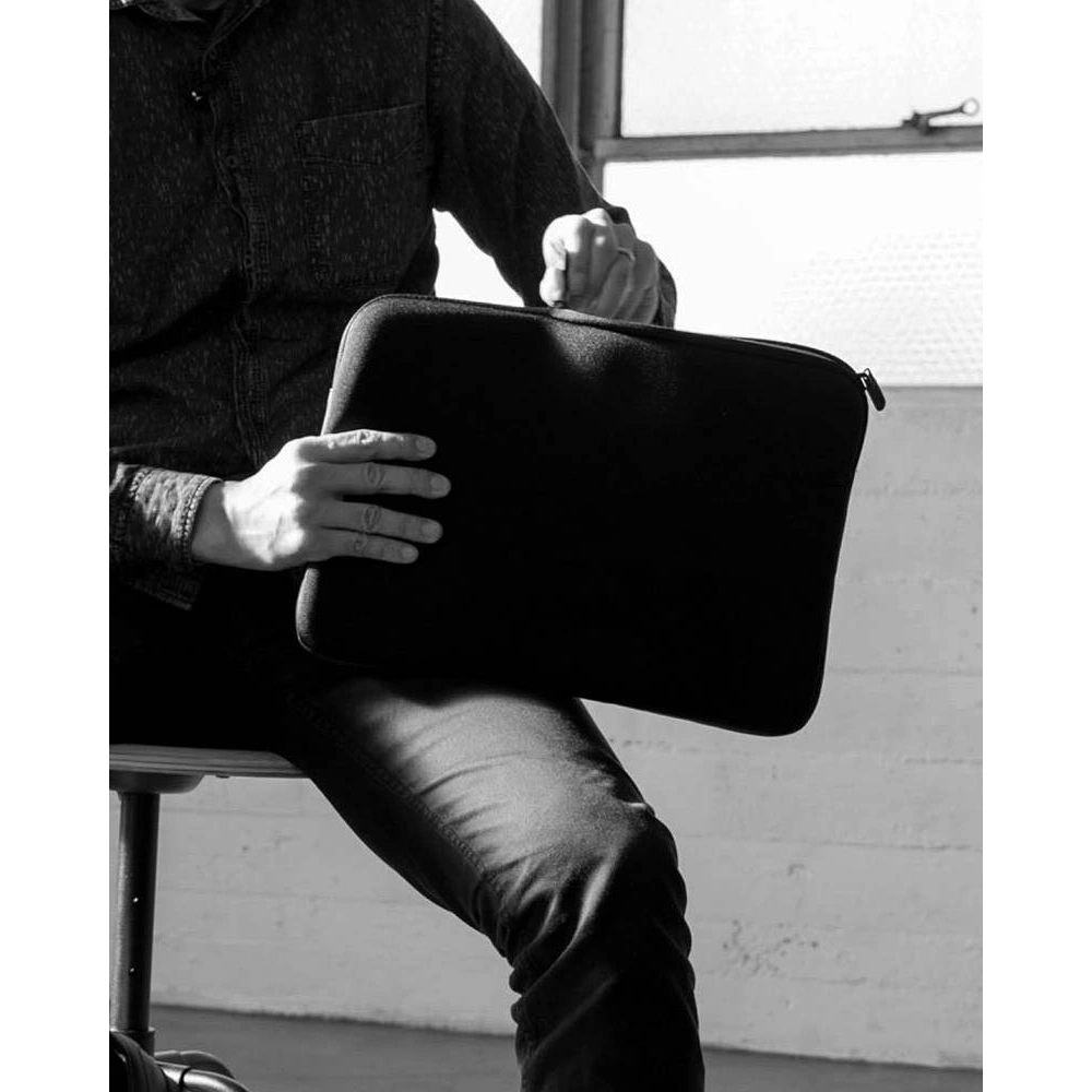 Hurtownia GSM - Etui Incase Classic Sleeve Apple MacBook 13 Pro (černá) - INS011BLK - {ean13} - Hurt