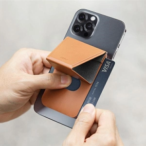 Wholesale UNIQ Lyft magnetic stand and card holder brown - UNIQ601BR - {ean13} - Hurt