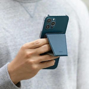 Wholesale UNIQ Lyft magnetic stand and card holder brown - UNIQ601BR - {ean13} - Hurt