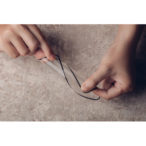 Matowa folia ochronna Moshi iVisor AG Apple iPhone 12 mini (czarna ramka)