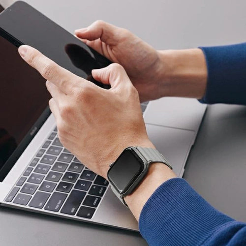 Pasek UNIQ Revix Apple Watch 4/5/6/7/SE/8/9/Ultra 44/45/49mm Reversible Magnetic szary-pomarańczowy/grey-orange