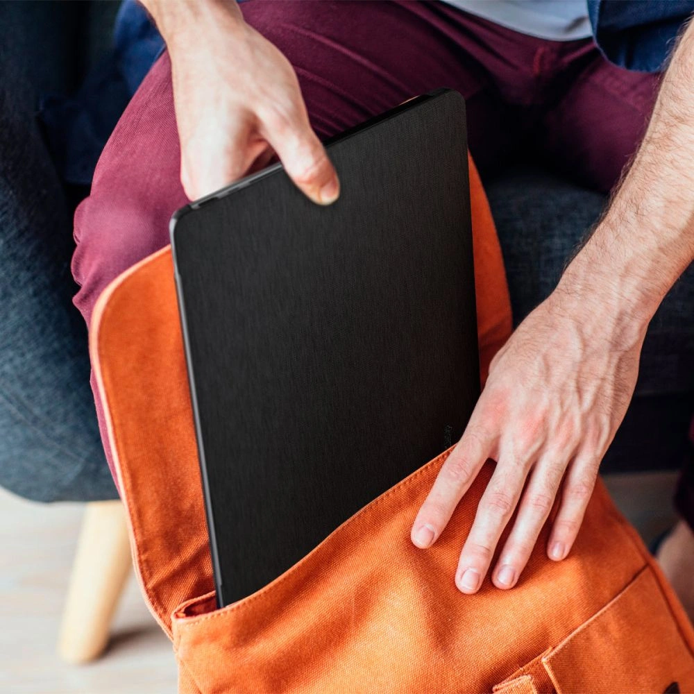Etui Spigen Urban Fit Apple MacBook Pro 14 2021-2023 Černé
