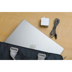 Wholesale Moshi iGlaze Hardshell Apple MacBook Pro 14 2021-2023 (Stealth Clear) - MOSH226STECL - {ean13} - Hurt