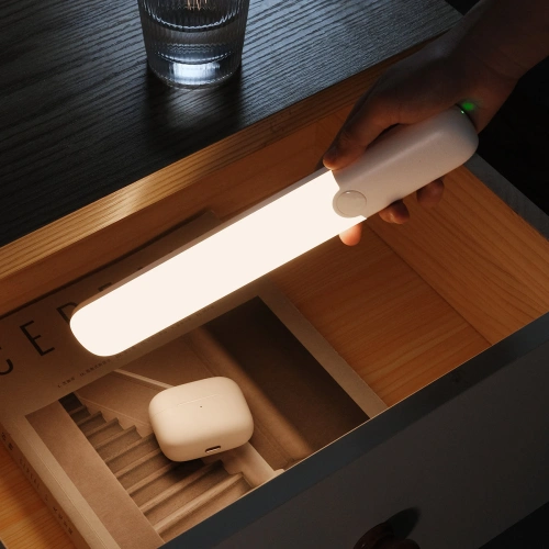 Lampka do szafy Baseus Sunshine Series z czujnikiem ruchu PIR 1200mAh biała