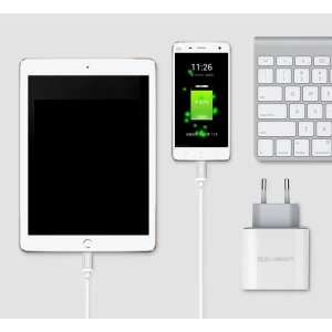 Ładowarka sieciowa UGREEN CD104 2x USB 3,4A biały