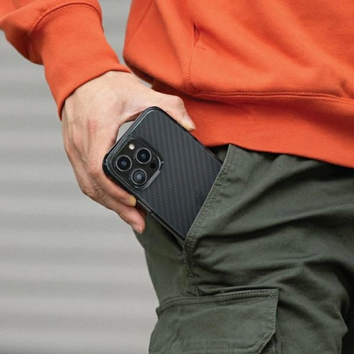 Etui UNIQ Combat Apple iPhone 14 czarny/carbon black