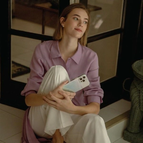 Etui UNIQ Coehl Linear Apple iPhone 14 stardust