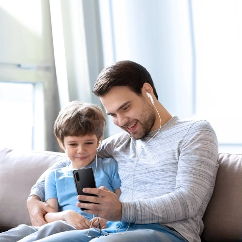 Kabel Joyroom rozdzielacz AUX 3,5mm mini jack (męski)/2x 3,5mm mini jack (żeński) 0,2m czarny (SY-A04)