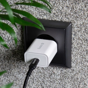 Ładowarka sieciowa Crong USB-C Travel Charger USB-C Power Delivery 20W (biały)