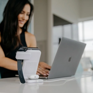Hurtownia GSM - Vezeték nélküli töltő STM ChargeTree Swing 3w1 az Apple iPhone, AirPods és Watch számára (fehér) - STM31 - {ean13} - Hurt