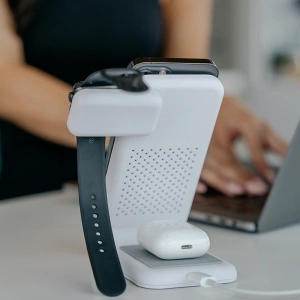 Hurtownia GSM - Vezeték nélküli töltő STM ChargeTree Swing 3w1 az Apple iPhone, AirPods és Watch számára (fehér) - STM31 - {ean13} - Hurt