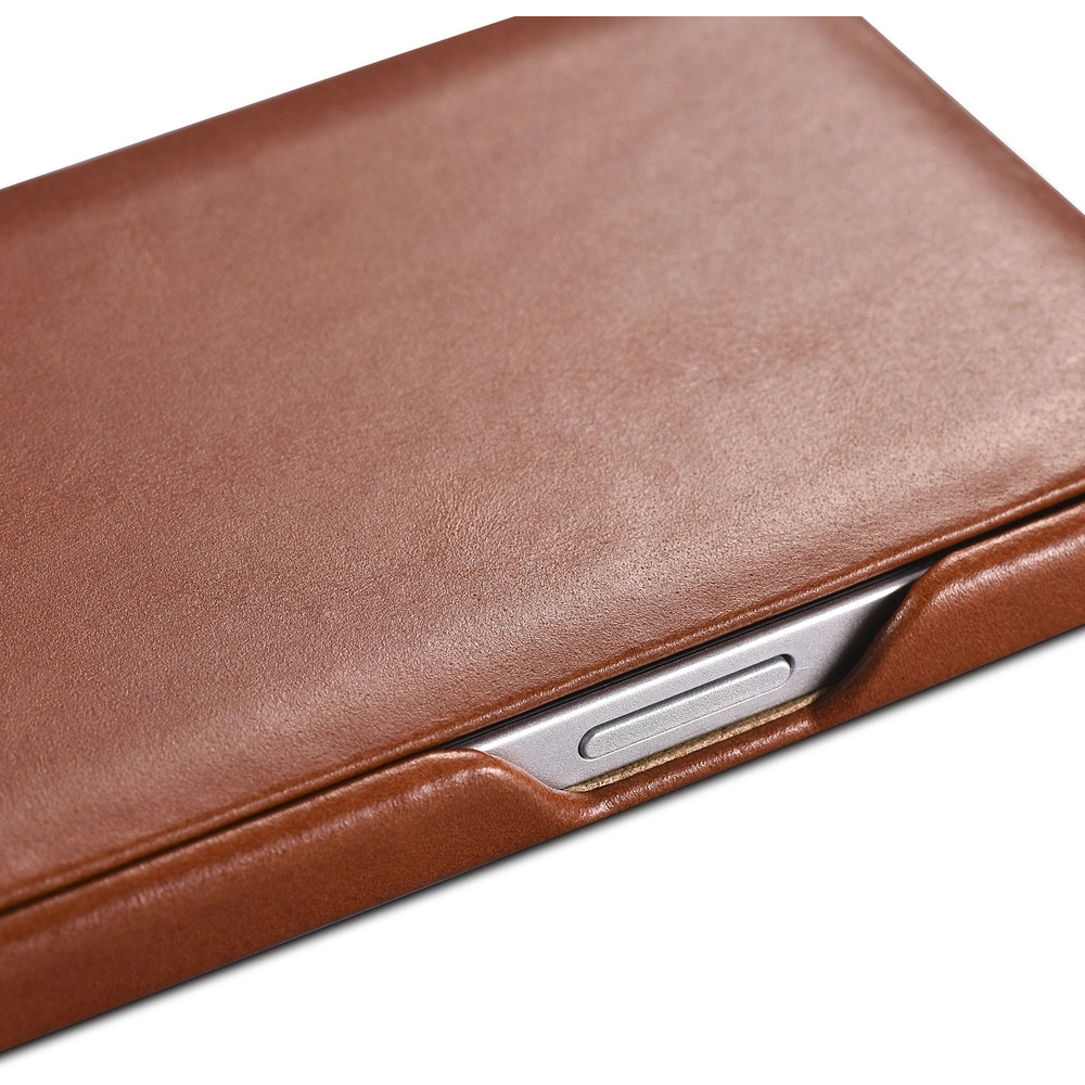 Hurtownia GSM - Etui iCarer Curved Edge Vintage Folio Apple iPhone 13 hnědý - ICR284 - {ean13} - Hurt