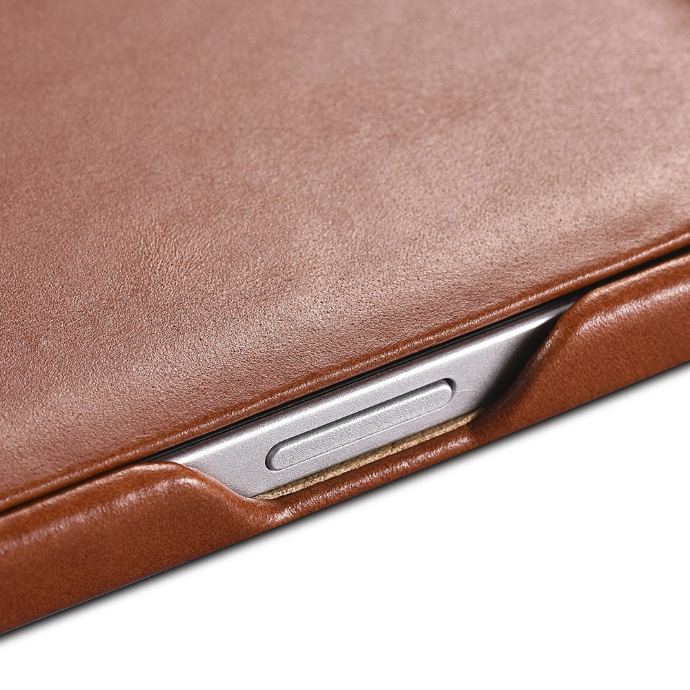 Hurtownia GSM - Etui iCarer Curved Edge Vintage Folio Apple iPhone 13 Pro brązowy - ICR286 - {ean13} - Hurt