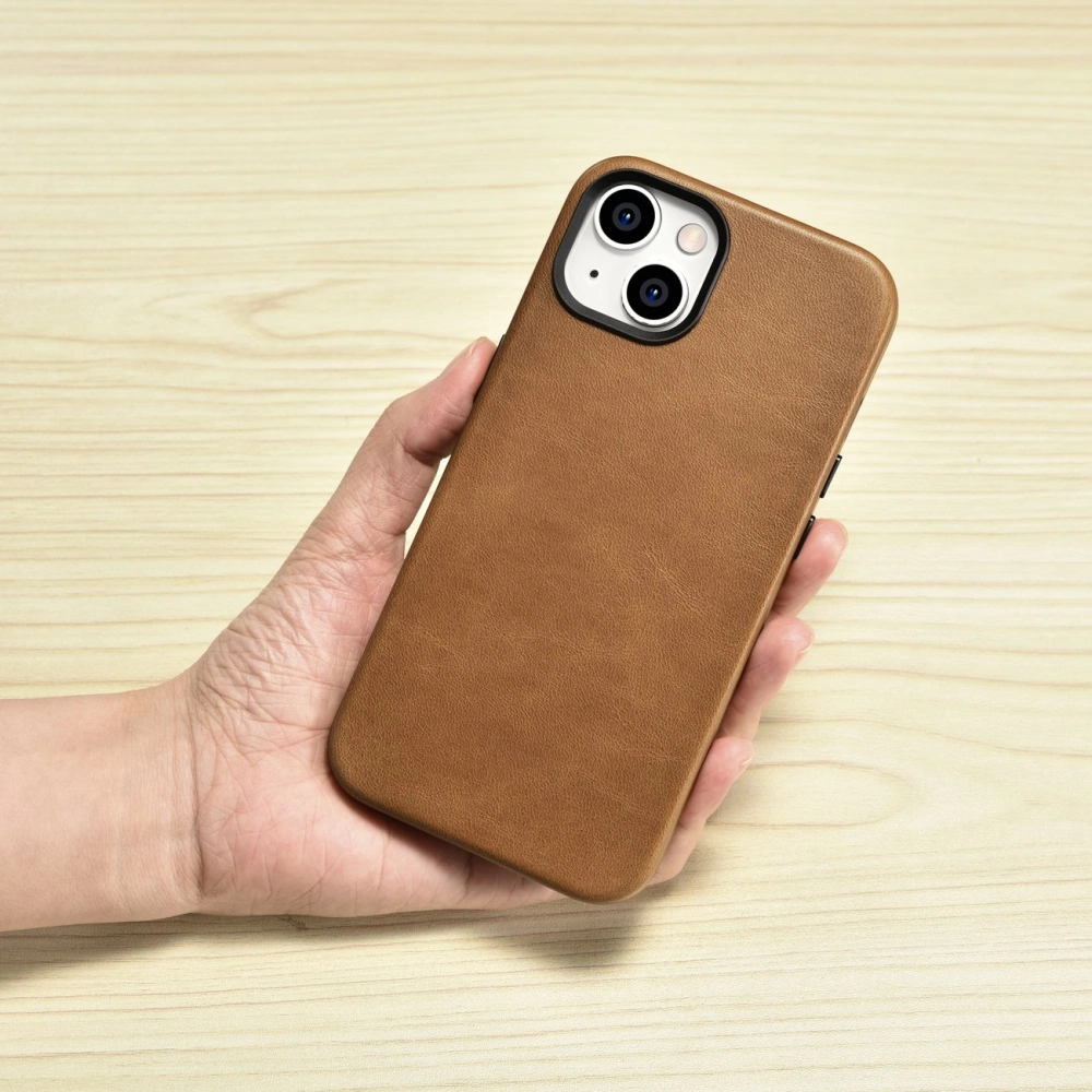 Hurtownia GSM - Etui iCarer Oil Wax Premium Leather MagSafe Apple iPhone 14 světle hnědý - ICR324 - {ean13} - Hurt