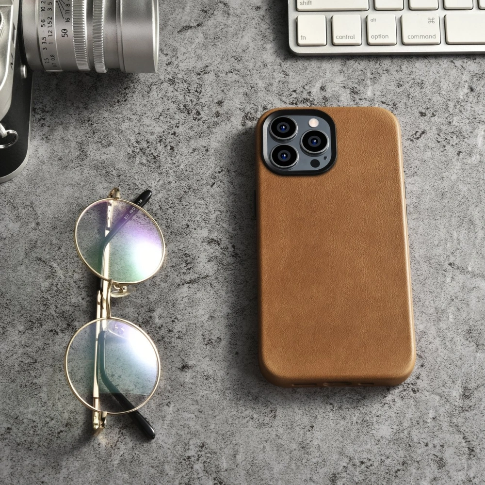 Wholesale iCarer Oil Wax Premium Leather MagSafe Apple iPhone 14 Pro Max light brown - ICR339 - {ean13} - Hurt