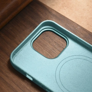 Wholesale iCarer Litchi Premium Leather MagSafe Apple iPhone 14 Pro green - ICR369 - {ean13} - Hurt