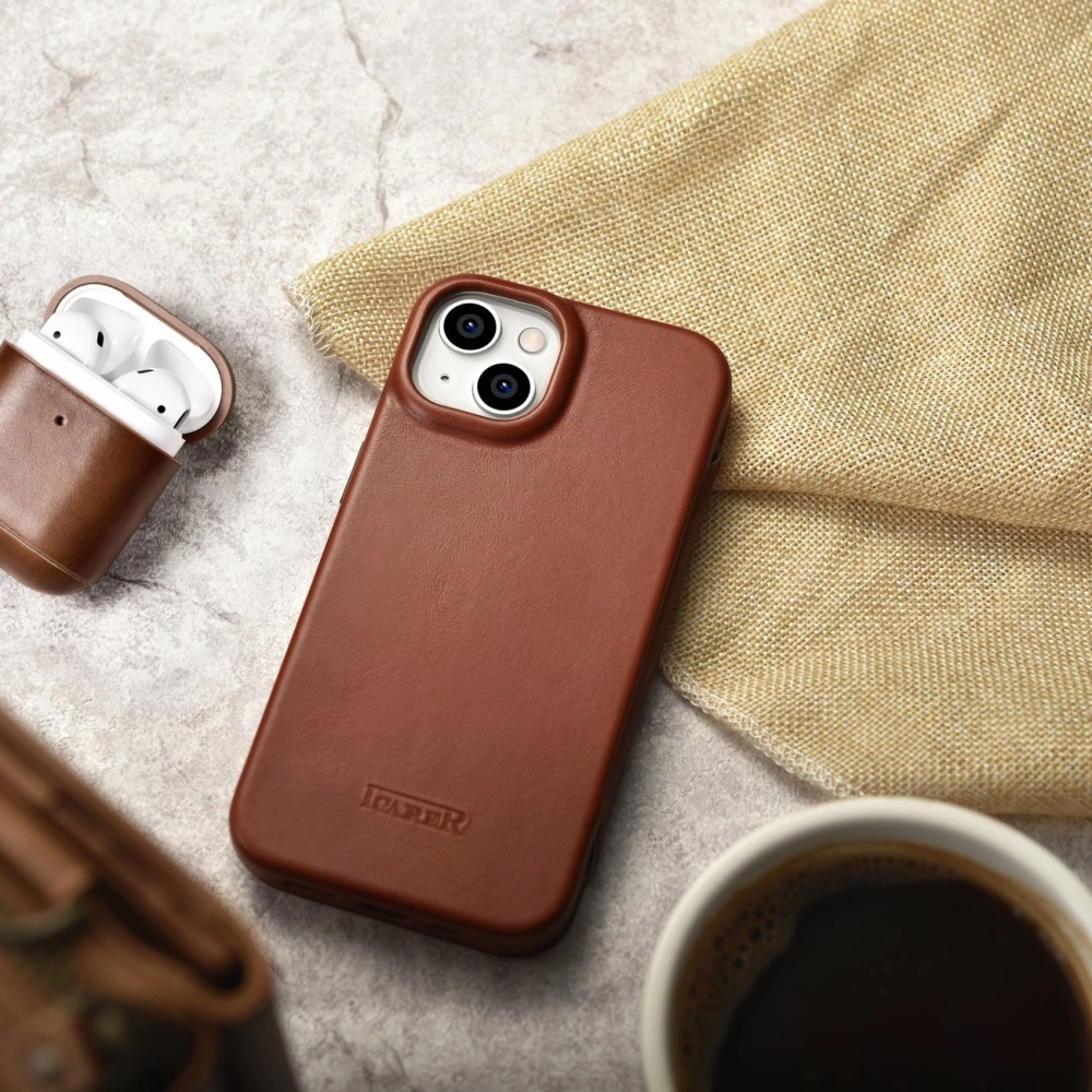 Hurtownia GSM - Case iCarer CE Oil Wax Premium Leder Folio MagSafe Apple iPhone 14 Plus / 15 Plus braun - ICR390 - {ean13} - Hurt