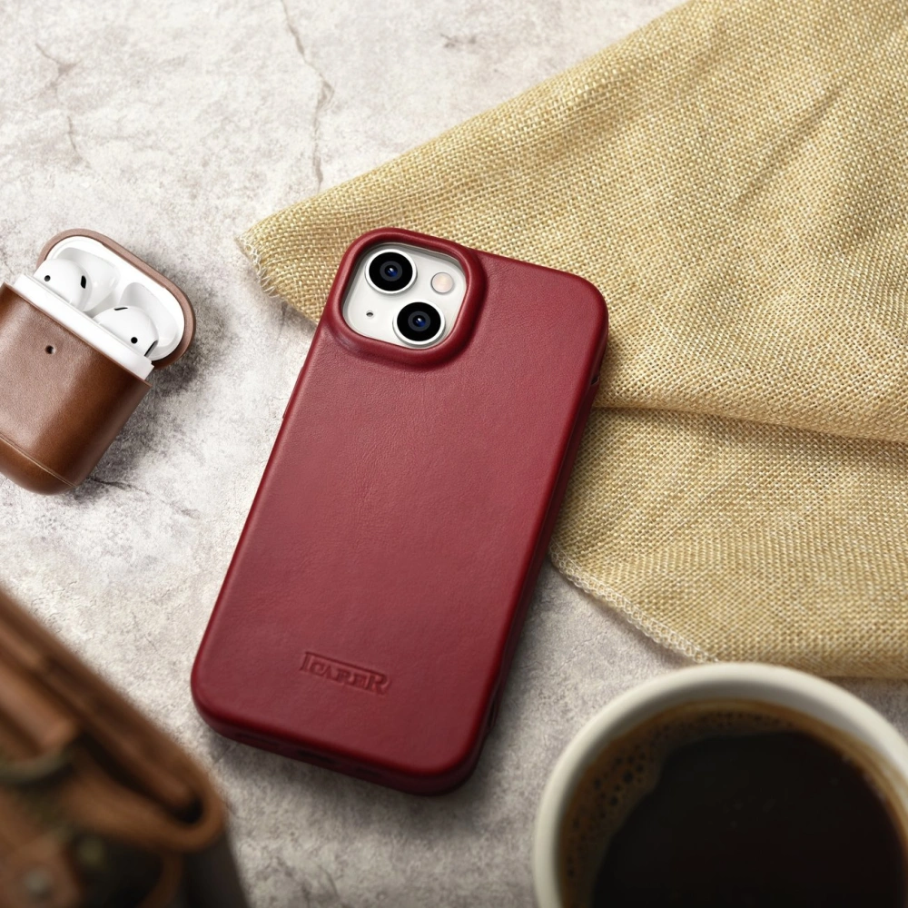Wholesale iCarer CE Oil Wax Premium Leather Folio MagSafe Apple iPhone 14 Plus / 15 Plus red - ICR392 - {ean13} - Hurt