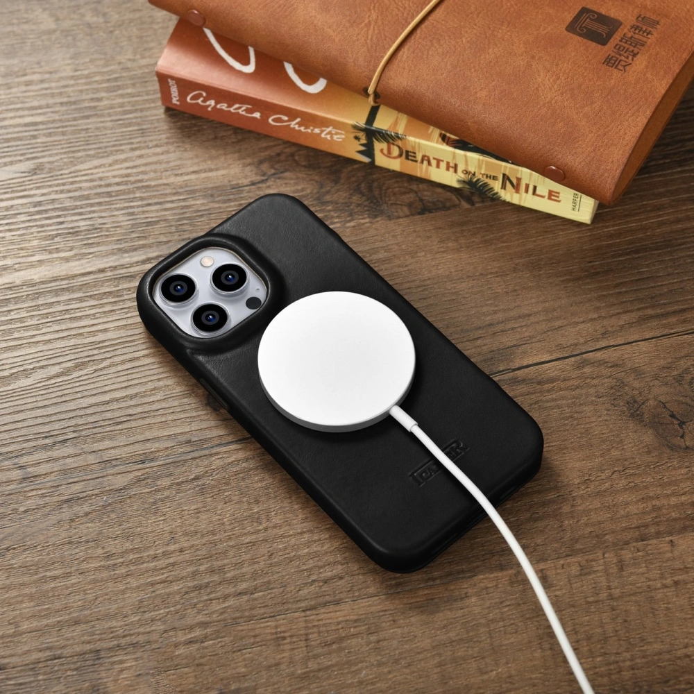 Hurtownia GSM - Etui iCarer CE Oil Wax Premium Leather Folio MagSafe Apple iPhone 14 Pro Max černé - ICR393 - {ean13} - Hurt