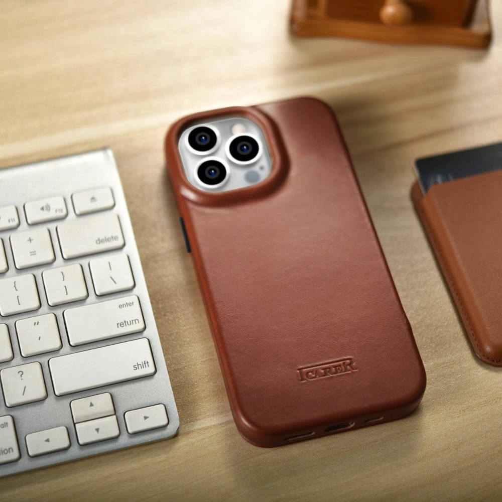 Hurtownia GSM - Etui iCarer CE Oil Wax Premium Leather Folio MagSafe Apple iPhone 14 Pro Max hnědá - ICR394 - {ean13} - Hurt