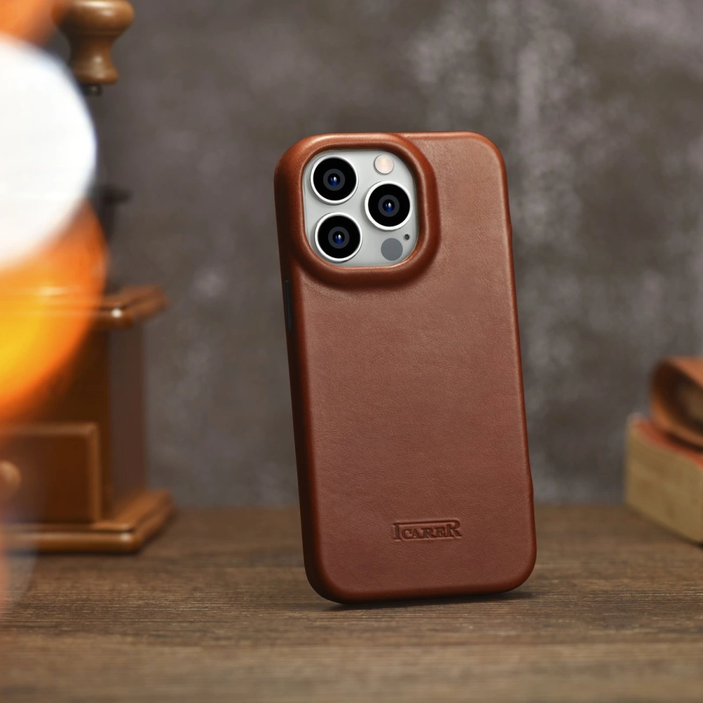 Hurtownia GSM - Etui iCarer CE Oil Wax Premium Leather Folio MagSafe Apple iPhone 14 Pro Max hnědá - ICR394 - {ean13} - Hurt
