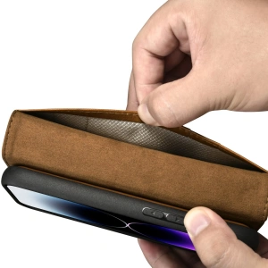 Hurtownia GSM - Etui iCarer Oil Wax Wallet Anti-RFID 2in1 Apple iPhone 14 Pro Max jasnobrązowy - ICR452 - {ean13} - Hurt