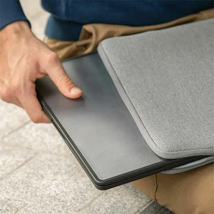 Hurtownia GSM - Etui UNIQ Venture Apple MacBook Air 13 (2018 - 2022) czarny/midnight black - UNIQ877 - {ean13} - Hurt