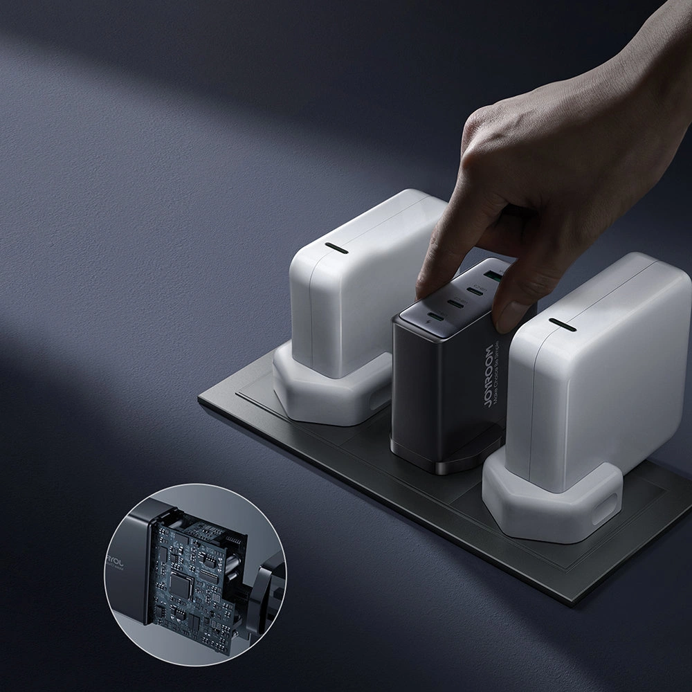 Hurtownia GSM - Síťová nabíječka GaN Joyroom JR-TCG05EU 3x USB-C/USB-A 140W černá + kabel USB-C/USB-C 240W 1.2m - JYR775 - {ean13} - Hurt