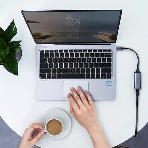 UGREEN zewnętrzna karta sieciowa USB-C / Ethernet RJ45 1Gbps szary