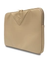 Hurtownia GSM - Torba Guess Sleeve GUCS14ZPGSTEGD 14" Triangle 4G zlatá/světle zlatá - GUE3362 - {ean13} - Hurt