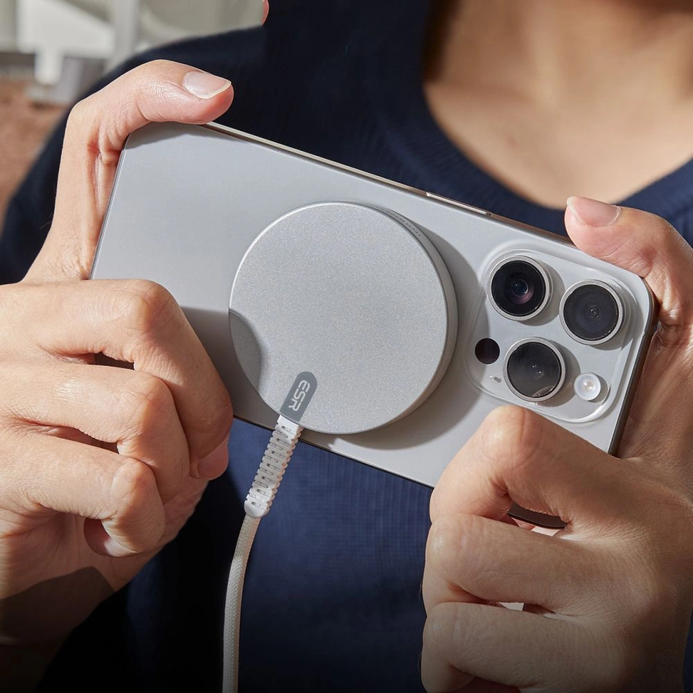Hurtownia GSM - Induktive Ladegerät ESR HaloLock QI2 Mini Magnetic MagSafe kabelloses Ladegerät 15W Silber - ESR814 - {ean13} - Hurt