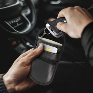 Hurtownia GSM - Tech-Protect KLR100 Faraday ketrec Táska Kulcs nélküli RFID Jel Blokkoló Tok Fekete - THP3377 - {ean13} - Hurt