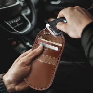 Hurtownia GSM - Tech-Protect KLR100 faraday ketrec Táska Kulcsnélküli RFID Jelblokkoló Tok Espresso - THP3378 - {ean13} - Hurt