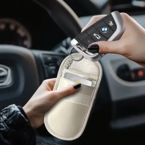 Hurtownia GSM - Tech-Protect KLR100 faraday ketrec Táska Kulcsnélküli RFID Jel Blokkoló Tok Caffe Latte - THP3380 - {ean13} - Hurt