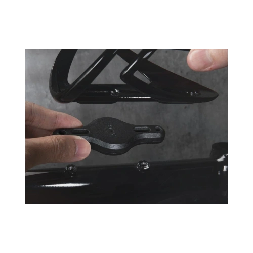 Uchwyt do roweru do AirTag LAUT Bike Tag Bottle Mount (black)