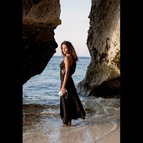 Etui UNIQ Coehl Lumino Apple iPhone 16 Magnetic Charging srebrny/sparkling silver