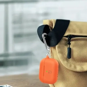 Hurtownia GSM - Silikonový obal s karabinkou Bizon Case Headphone Silicone pro Apple AirPods 4 oranžový - BIZ7983 - {ean13} - Hurt