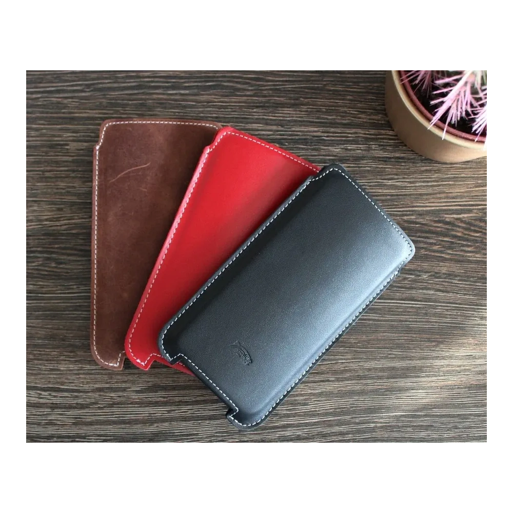 Wholesale LURESKO NORTHERN XXXL leather slip-on case for phone (red smooth with white thread) - LUR44 - {ean13} - Hurt