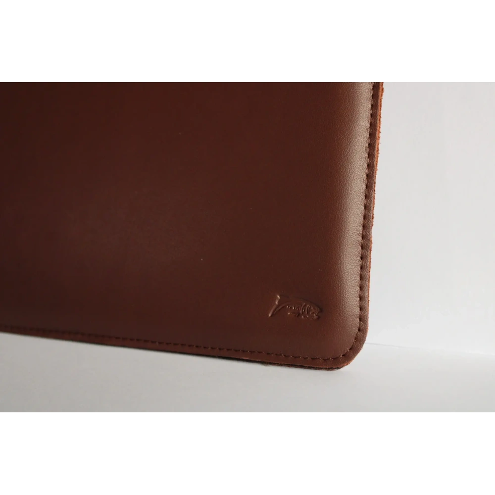 Wholesale LURESKO CLAYER XL+ leather case for tablet 290 x 212 x 9mm (smooth brown) - LUR52 - {ean13} - Hurt