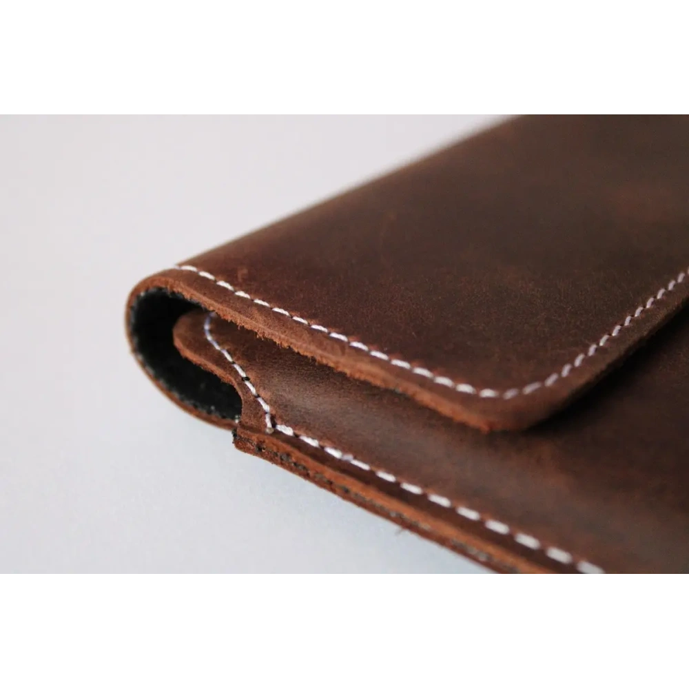 Hurtownia GSM - Husa din piele LURESKO CLAYER XXL pentru tabletă 313 x 222 x 9mm (maro vintage cu fir alb) - LUR56 - {ean13} - Hurt