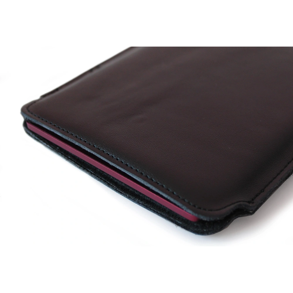 Wholesale LURESKO MASTER S leather case for ebook 162x113x9mm (black smooth with black thread) - LUR67 - {ean13} - Hurt