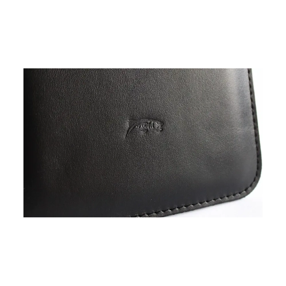 Wholesale LURESKO MASTER S leather case for ebook 162x113x9mm (black smooth with black thread) - LUR67 - {ean13} - Hurt