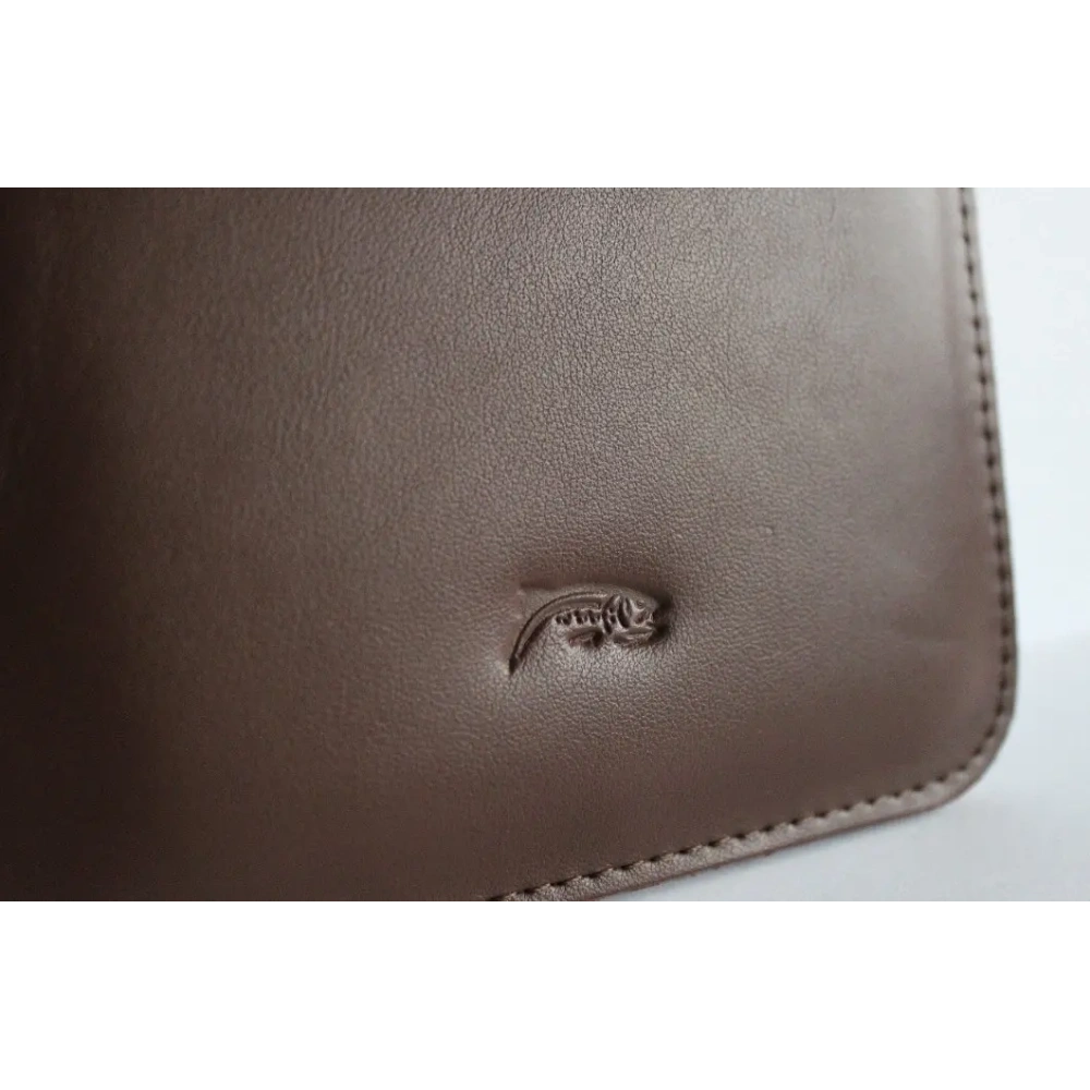 Wholesale LURESKO MASTER S leather case for eBook 162x113x9mm (smooth brown) - LUR69 - {ean13} - Hurt