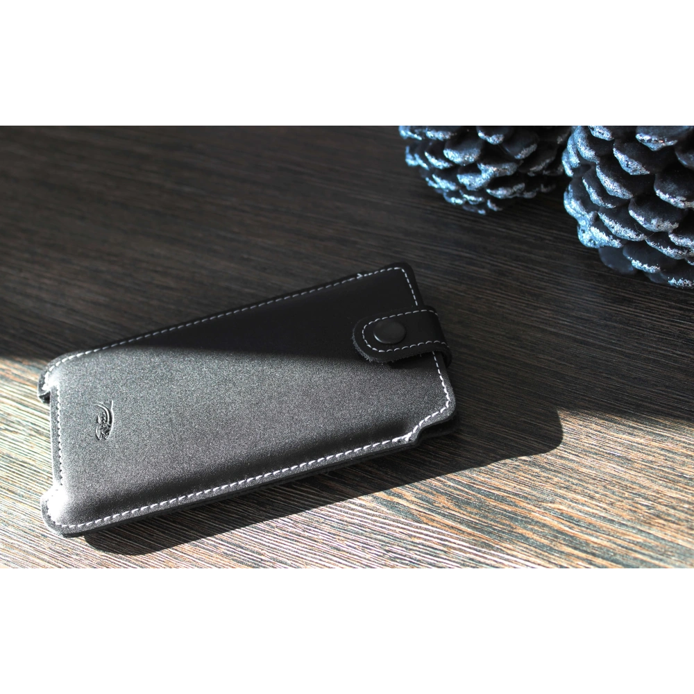 Hurtownia GSM - LURESKO SOFIJA XXL Ledertasche universal mit Riemenverschluss (schwarz glatt mit weißem Faden) - LUR81 - {ean13} - Hurt